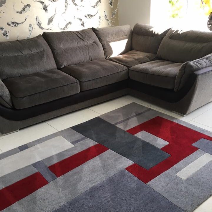 Super-clean-sofa-and-rug-we-also-love-th.xxoh56468fe9a0bbd6c3db643f085e70465boe5D03F279.jpeg